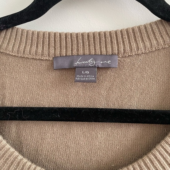 Forever 21 Tan Wool Blend Long Sleeve Sweater Size Large Minimalist Office - Picture 3 of 8